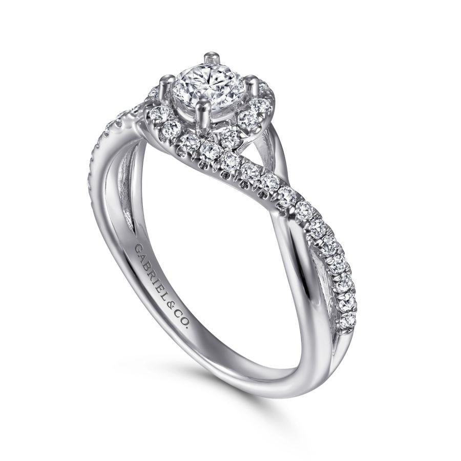 14k white gold round halo diamond engagement ring